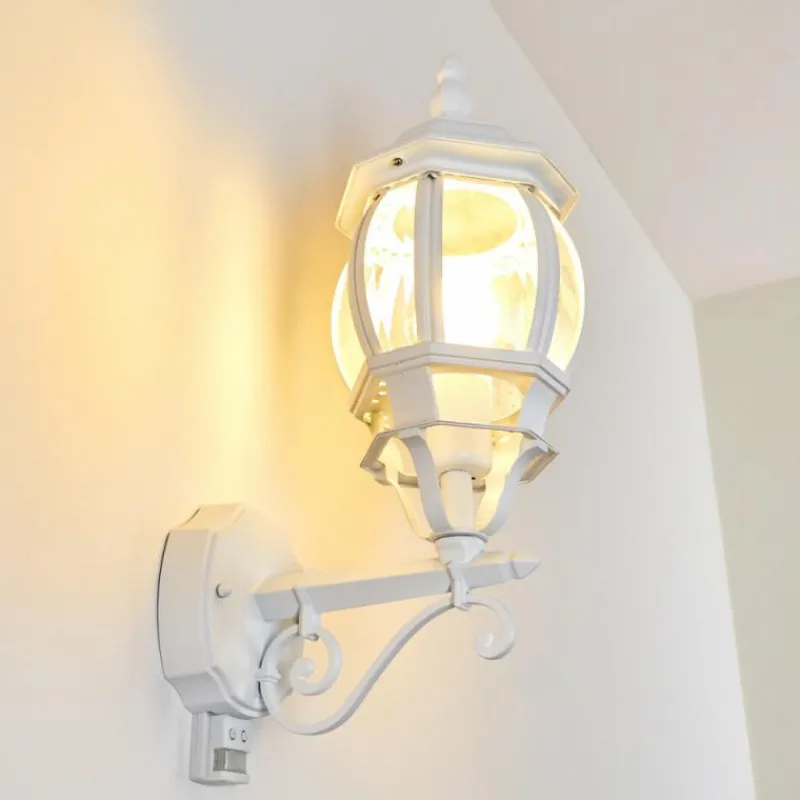 Luminaires Rustiques-hofstein Applique murale d'extérieur Lentua Blanc, 1 lumière, Détecteur de mouvement