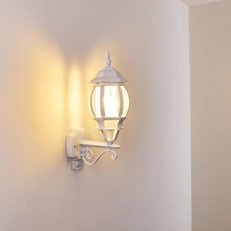 Luminaires Rustiques-hofstein Applique murale d'extérieur Lentua Blanc, 1 lumière, Détecteur de mouvement