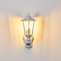 Luminaires Rustiques-hofstein Applique murale d'extérieur Loria Blanc, 1 lumière, Détecteur de mouvement