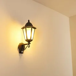 Luminaires Rustiques-hofstein Applique murale d'extérieur Lignac Noir, Argenté, 1 lumière