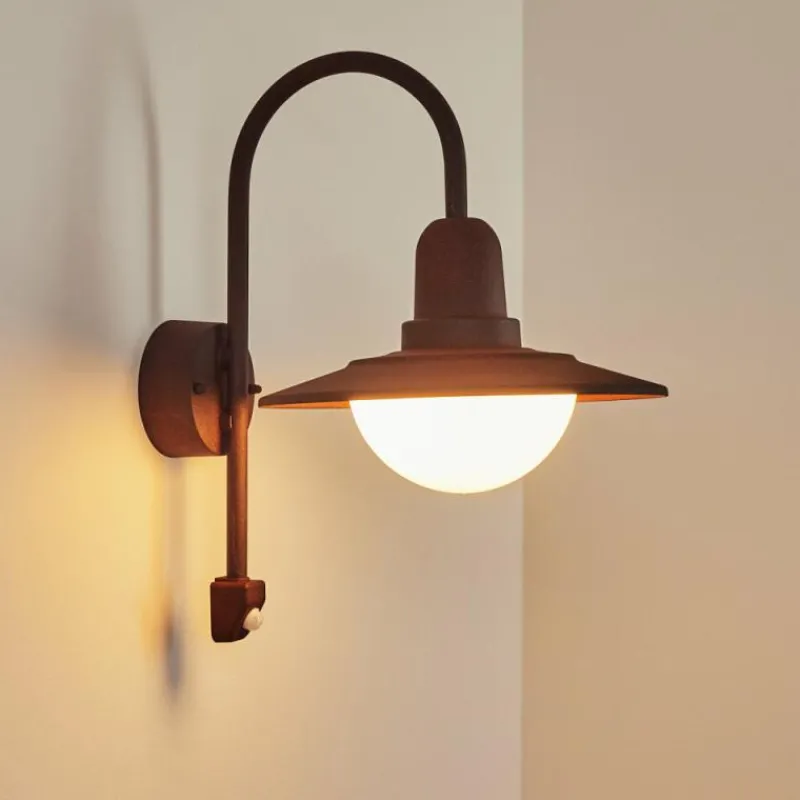 Luminaires Rustiques-hofstein Applique murale d'extérieur Pohei Rouille, 1 lumière, Détecteur de mouvement