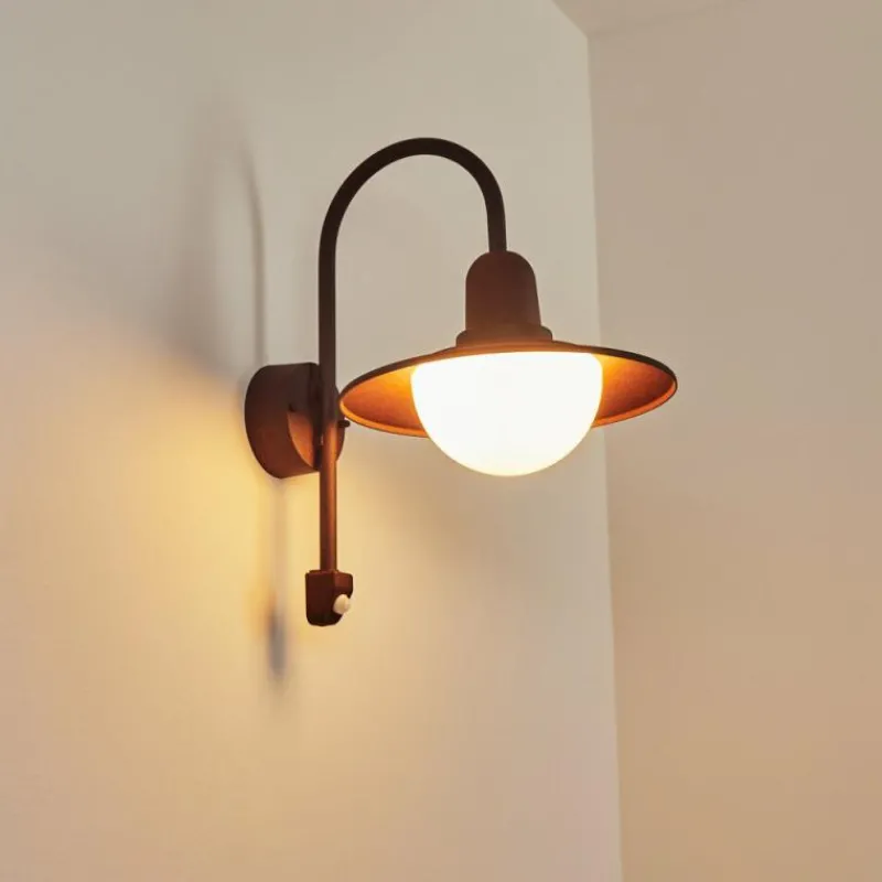 Luminaires Rustiques-hofstein Applique murale d'extérieur Pohei Rouille, 1 lumière, Détecteur de mouvement