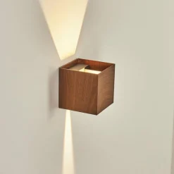 Luminaires Scandinaves-hofstein Applique murale d'extérieur Tamarin LED Anthracite, Brun, Couleur bois, 1 lumière