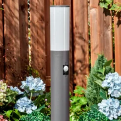 hofstein Caserta Lampe à prise électrique, Eclairage de chemin Anthracite, 1 lumière, Détecteur de mouvement