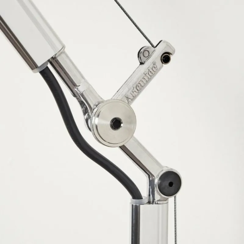 Lampes Industrielles-Luminaires Artemide Lampadaire Artemide TOLOMEO Aluminium, Chrome, 1 lumière