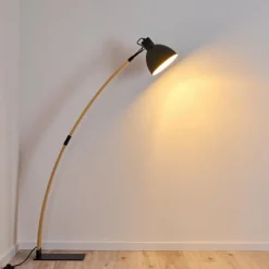 Luminaires Scandinaves-hofstein Lampadaire Higashi Bois clair, Noir, 1 lumière