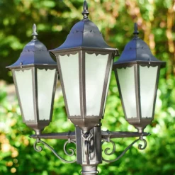 Luminaires Rustiques-hofstein Réverbère Hongkong Frost Noir, 3 lumières