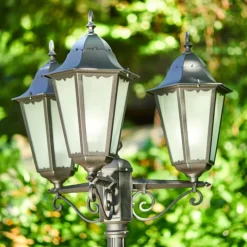 Luminaires Rustiques-hofstein Réverbère Hongkong Frost Noir, 3 lumières